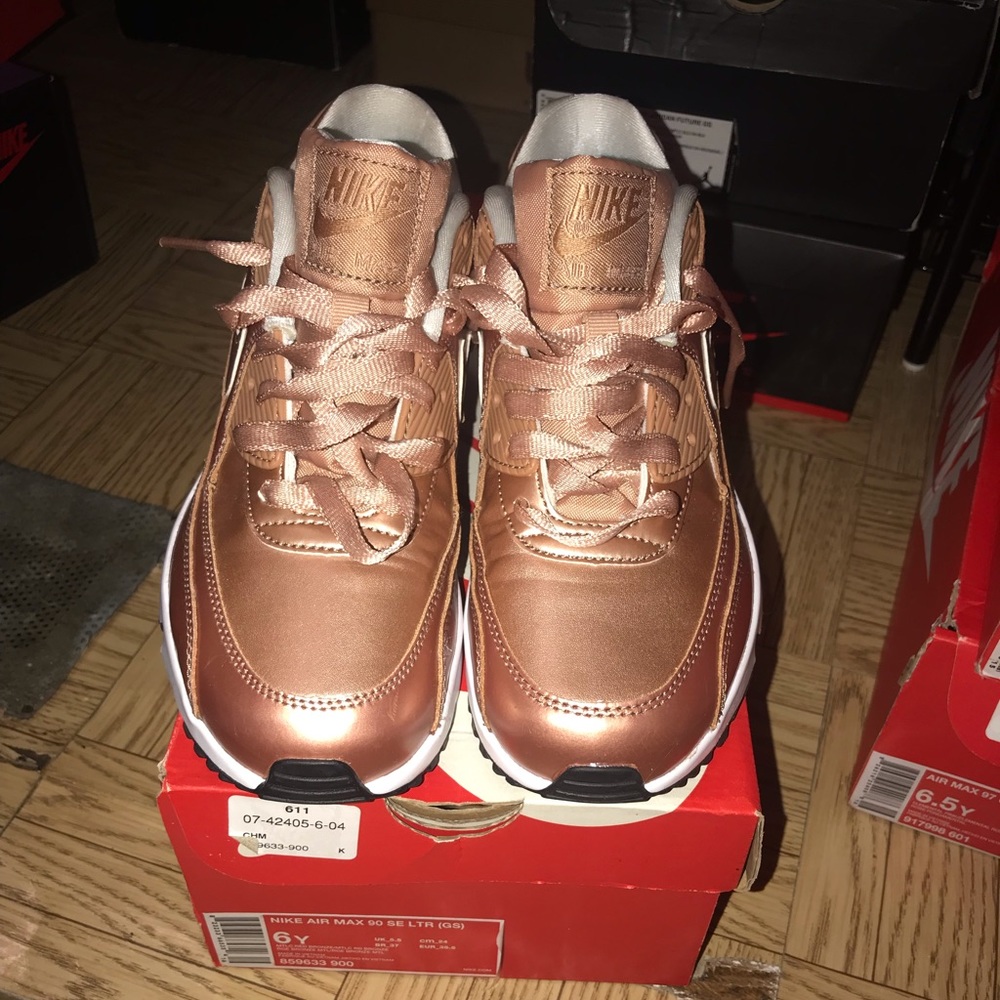 Air Max 95 SE Rose Gold size 6y❤️❤️